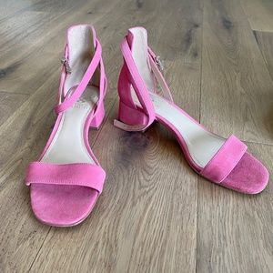 Gorgeous Vince Camuto Sandals - 7.5